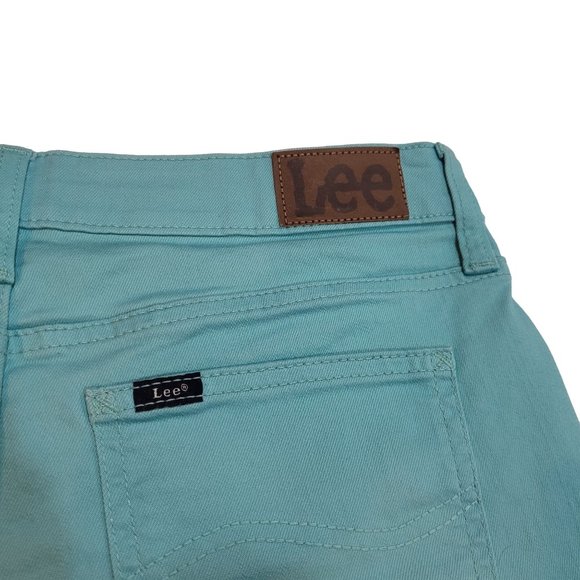 Lee Shorts Size 8 Womens Mid Rise Never Worn Light Blue Waist 32" Cuffed NWOT - Picture 6 of 6